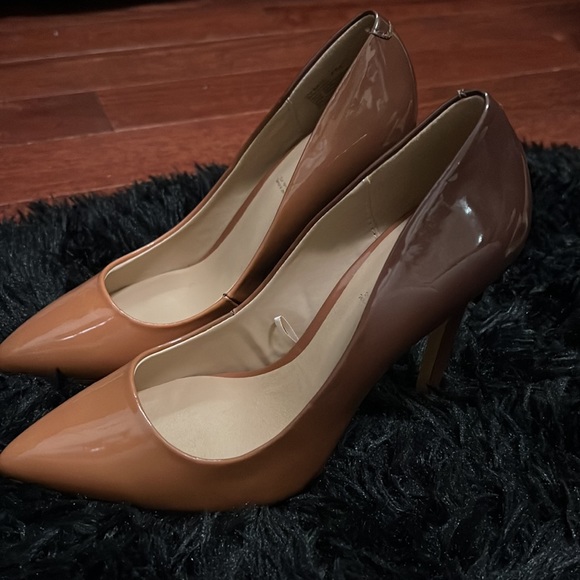 ALDO two tone heels - Picture 3 of 5